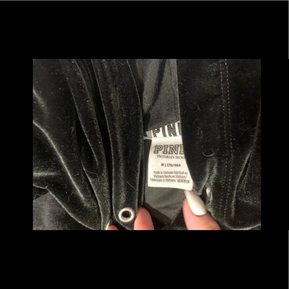 PINK velvet set 🖤 - Picture 3 of 4